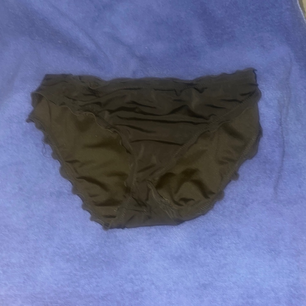 5/$15 closet clean-out, VS bikini bottom size L